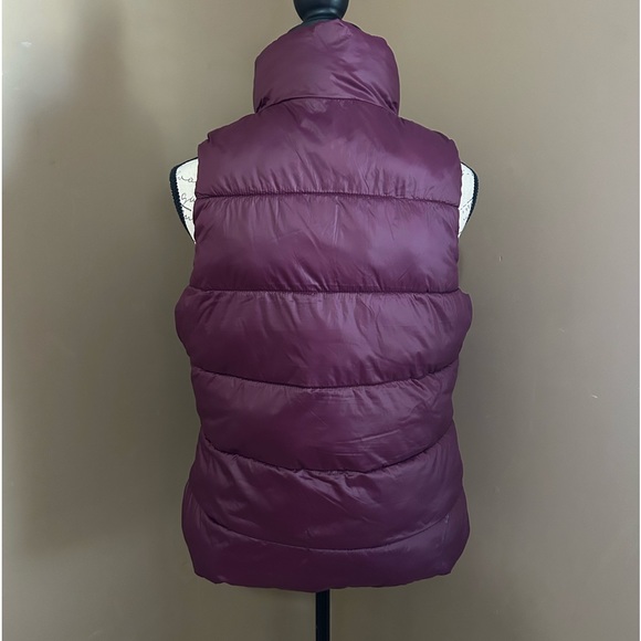 ⭐️LAST CHANCE⭐️ Puffer Vest - Picture 2 of 5